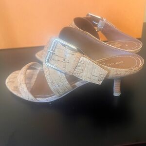 Donald J Pliner Women's sz 7.5 M Tan Cork  Kitten Bottom Sandals